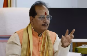 राजस्व अफसरों की हड़ताल पर सरकार सख्त, ड्यूटी नहीं तो कार्रवाई